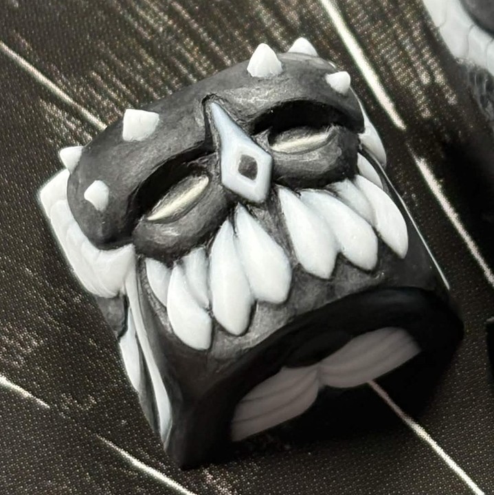 Apostle V2 Black & White